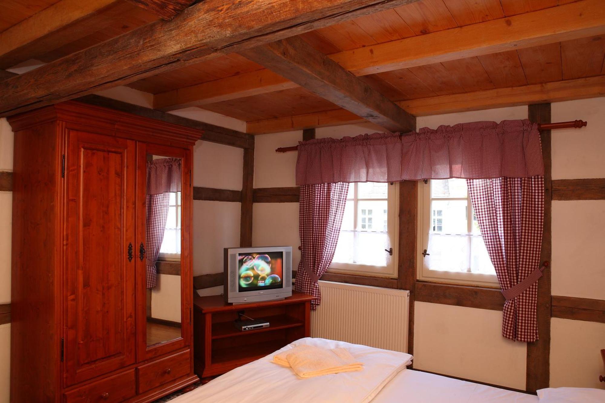 Hradni Basta Hotel Bečov nad Teplou Cameră foto