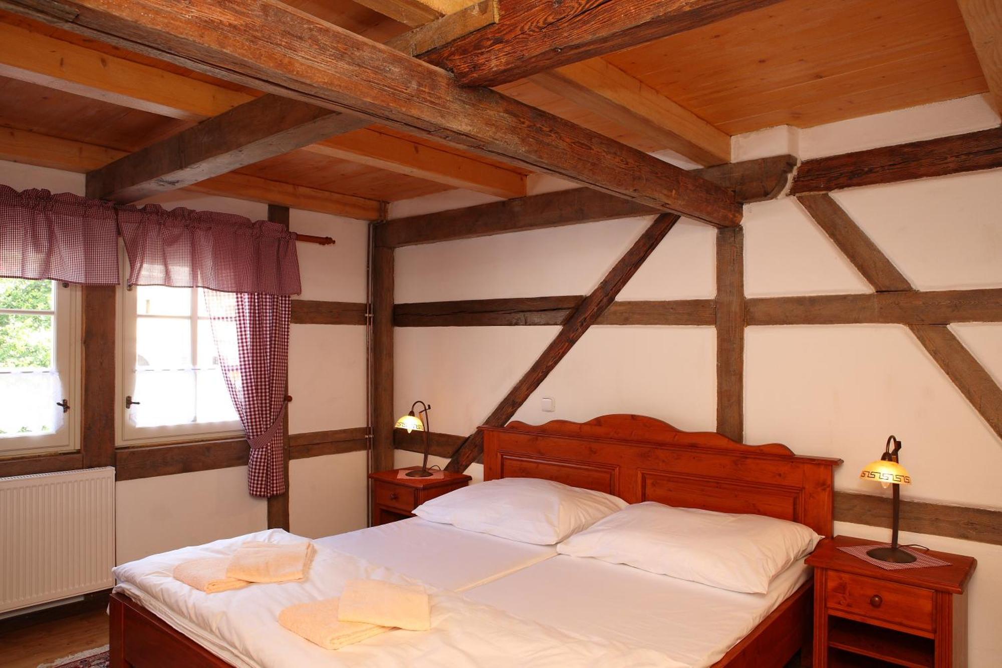 Hradni Basta Hotel Bečov nad Teplou Cameră foto