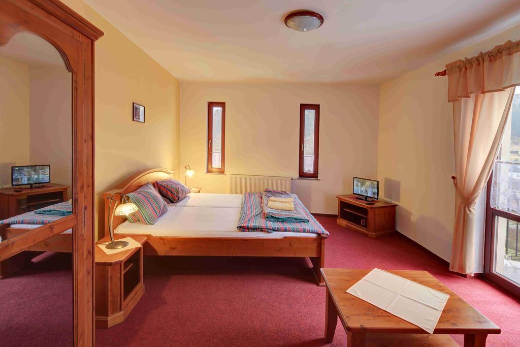 Hradni Basta Hotel Bečov nad Teplou Exterior foto