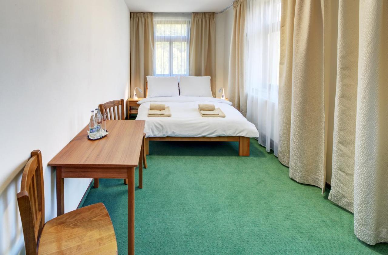 Hradni Basta Hotel Bečov nad Teplou Exterior foto